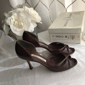 Manolo Blahnik D’Orsay Open Toe Pumps Butterflop